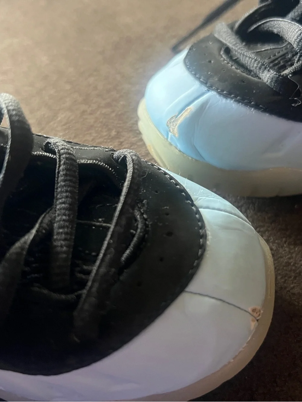 Nike Kids Black and Light Blue Low-Top Sneakers